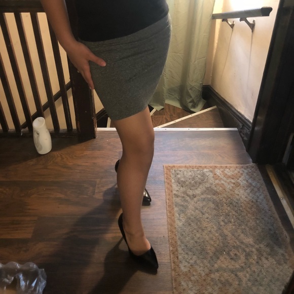 H&M grayish skirt - Picture 3 of 3